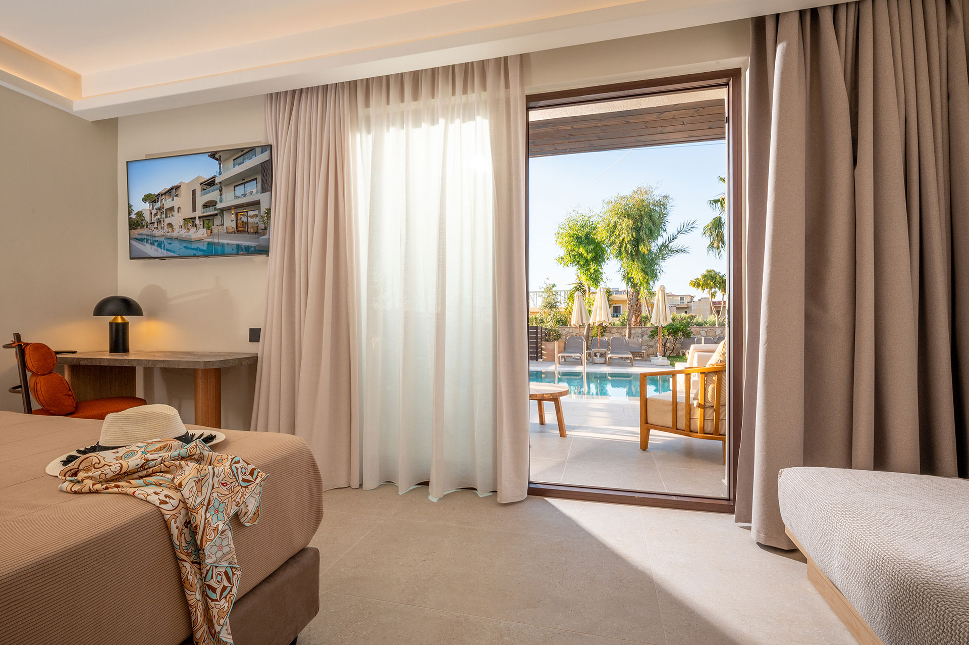 DREIBETT ZIMMER SHARING POOL