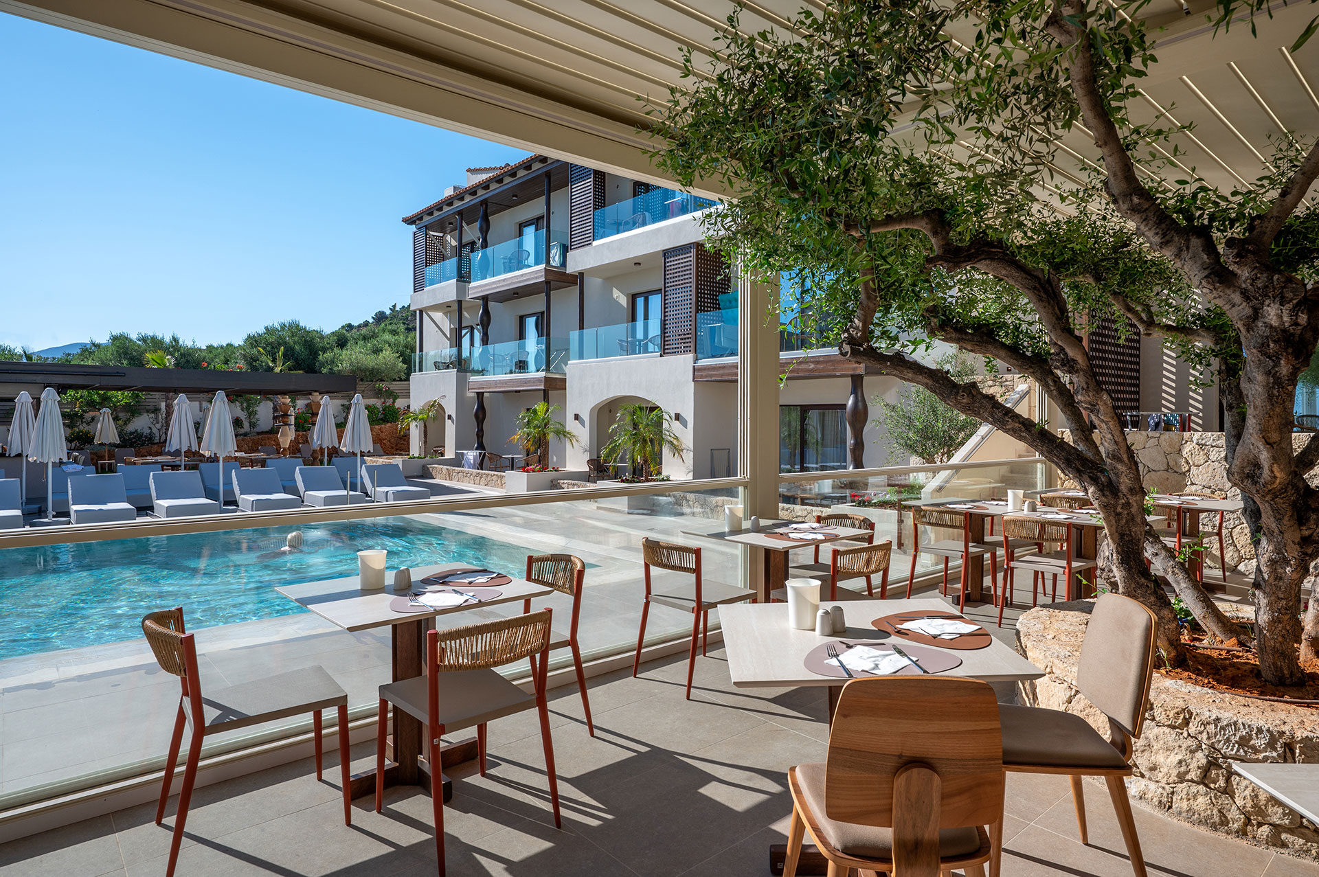 Cactus Village AVLI HOF BLICK AUF POOL 2